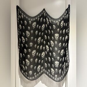 Alexander McQueen Monochrome Skull Scarf